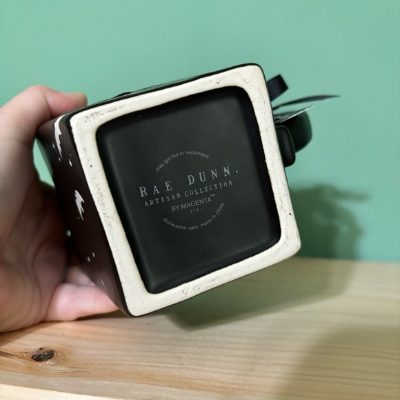 NWT Rae Dunn Ceramic TRICK OR TREAT Coffin Shaped Mug Black & White Bats - Picture 6 of 7